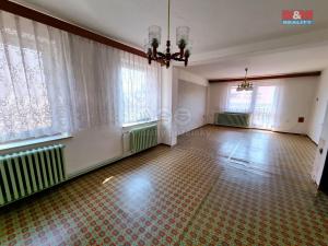 Prodej obchodního prostoru, Píšť, 180 m2