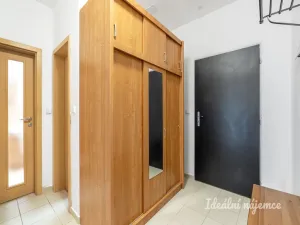 Pronájem bytu 1+kk, Praha - Horní Počernice, Běchorská, 48 m2
