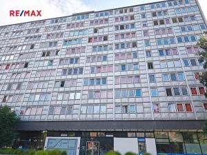 Pronájem bytu 1+kk, Praha - Karlín, Molákova, 35 m2