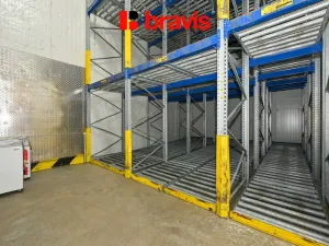 Pronájem kanceláře, Hradčany, Tišnovská, 1016 m2