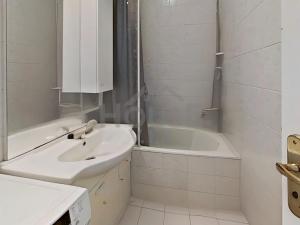 Pronájem bytu 2+kk, Praha - Stodůlky, Volutová, 50 m2