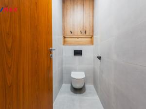Pronájem bytu 2+kk, Praha - Dolní Chabry, U jízdárny, 82 m2