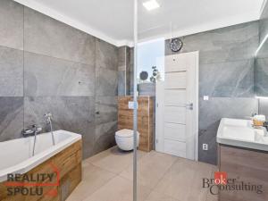 Prodej rodinného domu, Krakovany, 161 m2