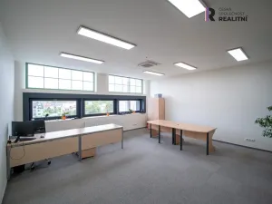 Pronájem kanceláře, Zlín - Prštné, třída Tomáše Bati, 33 m2