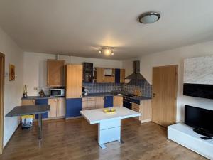 Prodej bytu 4+kk, Karlovy Vary - Rybáře, Sokolovská, 75 m2