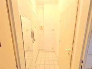 Pronájem bytu 1+kk, Praha - Holešovice, Schnirchova, 20 m2