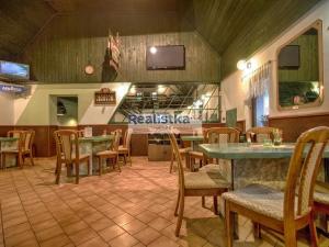 Prodej restaurace, Tisá, 174 m2