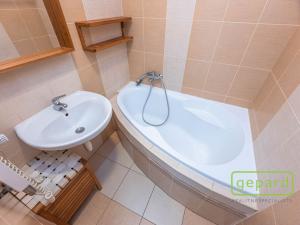 Pronájem bytu 2+kk, Brandýs nad Labem-Stará Boleslav - Brandýs nad Labem, Vrábská, 51 m2