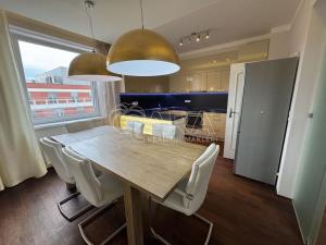 Pronájem bytu 4+1, Praha - Jinonice, U kříže, 156 m2