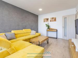 Prodej bytu 3+1, Znojmo, Dukelských bojovníků, 75 m2