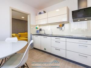 Prodej bytu 3+1, Znojmo, Dukelských bojovníků, 75 m2