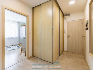 Prodej bytu 3+1, Znojmo, Dukelských bojovníků, 75 m2