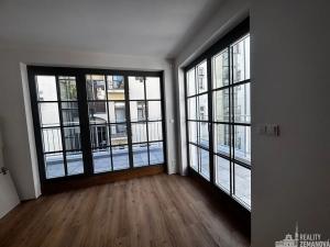 Pronájem bytu 1+kk, Praha - Vinohrady, Korunní, 27 m2