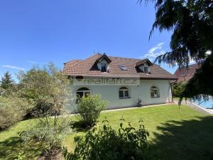 Prodej rodinného domu, Ořech, 222 m2