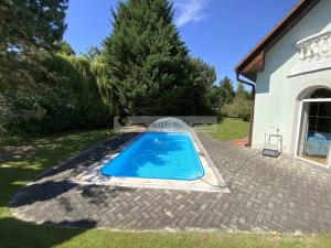 Prodej rodinného domu, Ořech, 222 m2