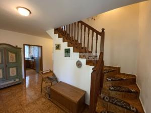 Prodej rodinného domu, Ořech, 222 m2