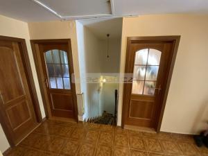 Prodej rodinného domu, Ořech, 222 m2