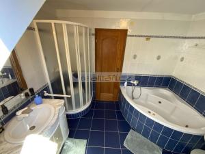 Prodej rodinného domu, Ořech, 222 m2