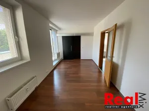 Prodej bytu 3+kk, Praha - Hrdlořezy, U Smetanky, 68 m2