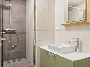Pronájem bytu 3+1, Praha - Karlín, Thámova, 83 m2