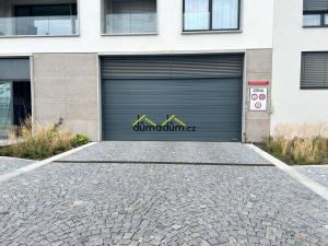 Pronájem garážového stání, Praha, Šrámkové, 5 m2