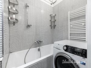 Pronájem bytu 3+kk, Praha - Smíchov, U Klavírky, 57 m2