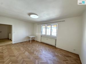 Pronájem bytu 1+1, Praha - Vinohrady, Kouřimská, 49 m2