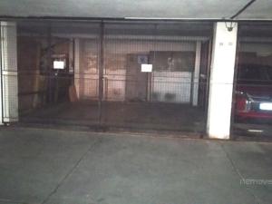 Pronájem garážového stání, Brno - Lesná, Loosova, 13 m2