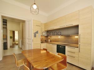 Pronájem bytu 4+kk, Praha, Viktora Huga, 80 m2