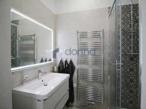 Pronájem bytu 4+kk, Praha, Viktora Huga, 80 m2