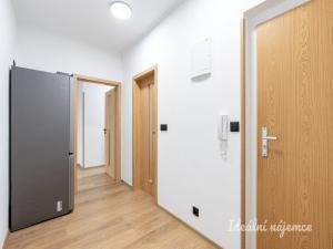 Pronájem bytu 1+kk, Praha - Uhříněves, Václava Trojana, 36 m2