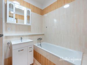 Pronájem bytu 1+kk, Praha - Uhříněves, Václava Trojana, 36 m2