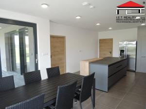 Prodej rodinného domu, Mezouň, 210 m2