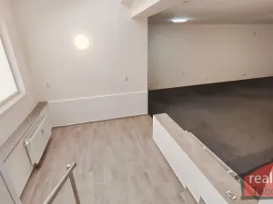 Prodej atypického bytu, Nupaky, 88 m2