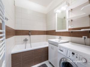 Pronájem bytu 2+kk, Hostivice, Sportovců, 60 m2