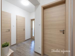 Pronájem bytu 2+kk, Hostivice, Sportovců, 60 m2