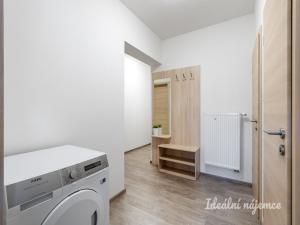 Pronájem bytu 2+kk, Hostivice, Sportovců, 60 m2