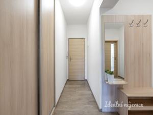 Pronájem bytu 2+kk, Hostivice, Sportovců, 60 m2