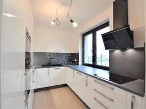 Pronájem rodinného domu, Praha - Kbely, Zamašská, 126 m2