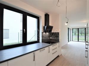 Pronájem rodinného domu, Praha - Kbely, Zamašská, 126 m2
