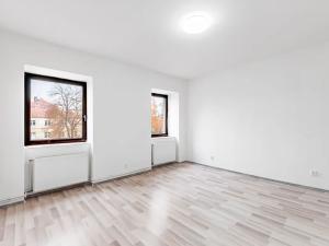 Pronájem bytu 1+kk, Králův Dvůr, náměstí Míru, 87 m2
