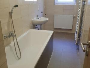 Pronájem bytu 2+kk, Jablonec nad Nisou, Podhorská, 55 m2