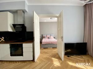 Pronájem bytu 2+kk, Praha - Bubeneč, Čs. armády, 53 m2