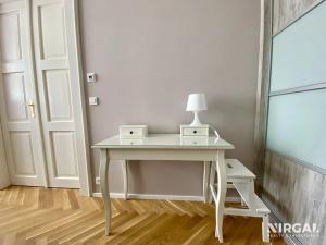 Pronájem bytu 2+kk, Praha - Bubeneč, Čs. armády, 53 m2
