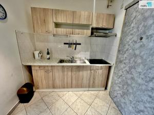 Pronájem bytu 2+kk, Praha - Michle, Adamovská, 46 m2