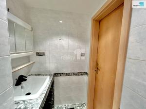 Pronájem bytu 2+kk, Praha - Michle, Adamovská, 46 m2
