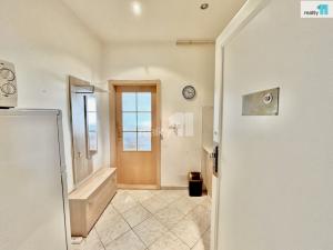 Pronájem bytu 2+kk, Praha - Michle, Adamovská, 46 m2