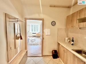 Pronájem bytu 2+kk, Praha - Michle, Adamovská, 46 m2