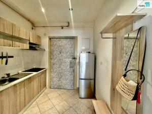 Pronájem bytu 2+kk, Praha - Michle, Adamovská, 46 m2
