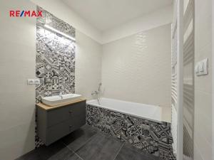 Pronájem bytu 1+kk, Praha - Vršovice, Na louži, 55 m2